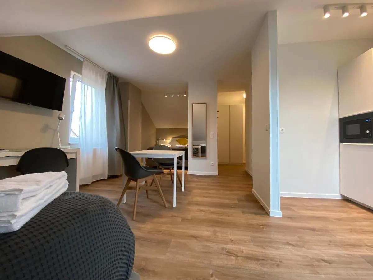Hotel Zur Waldlust Frankfurt am Main 2*,